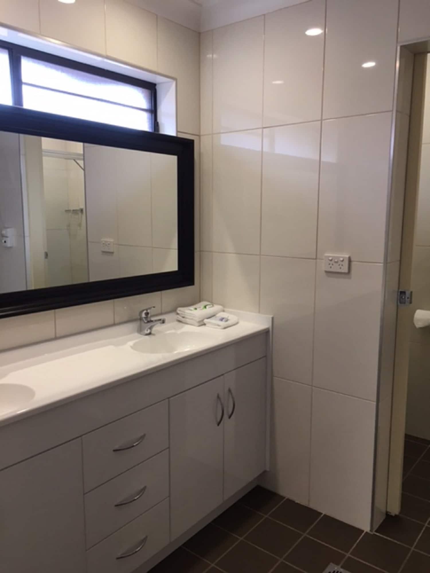 Maclin Lodge Motel Campbelltown Bagian luar foto